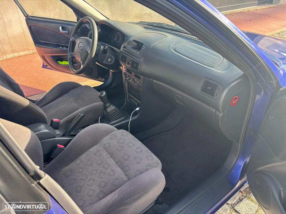 Toyota Corolla 1.4 VVT-i Sol - 21