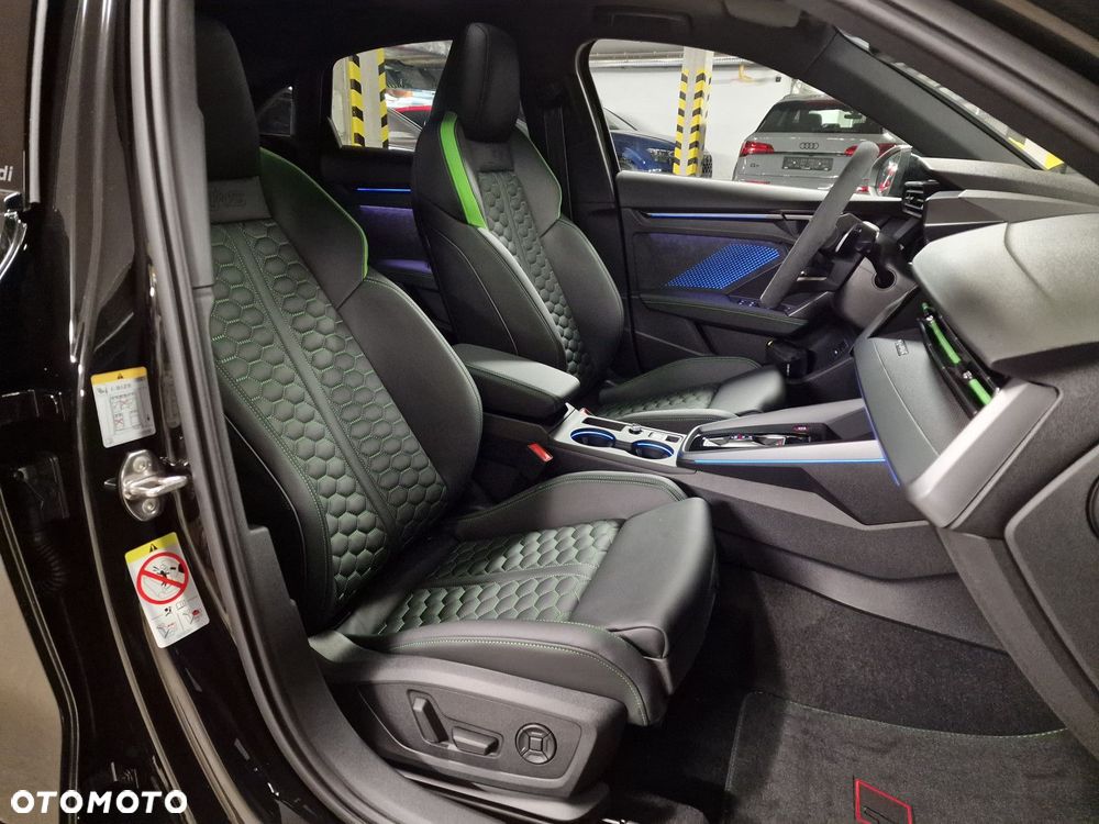 Audi RS3 Limousine - 18