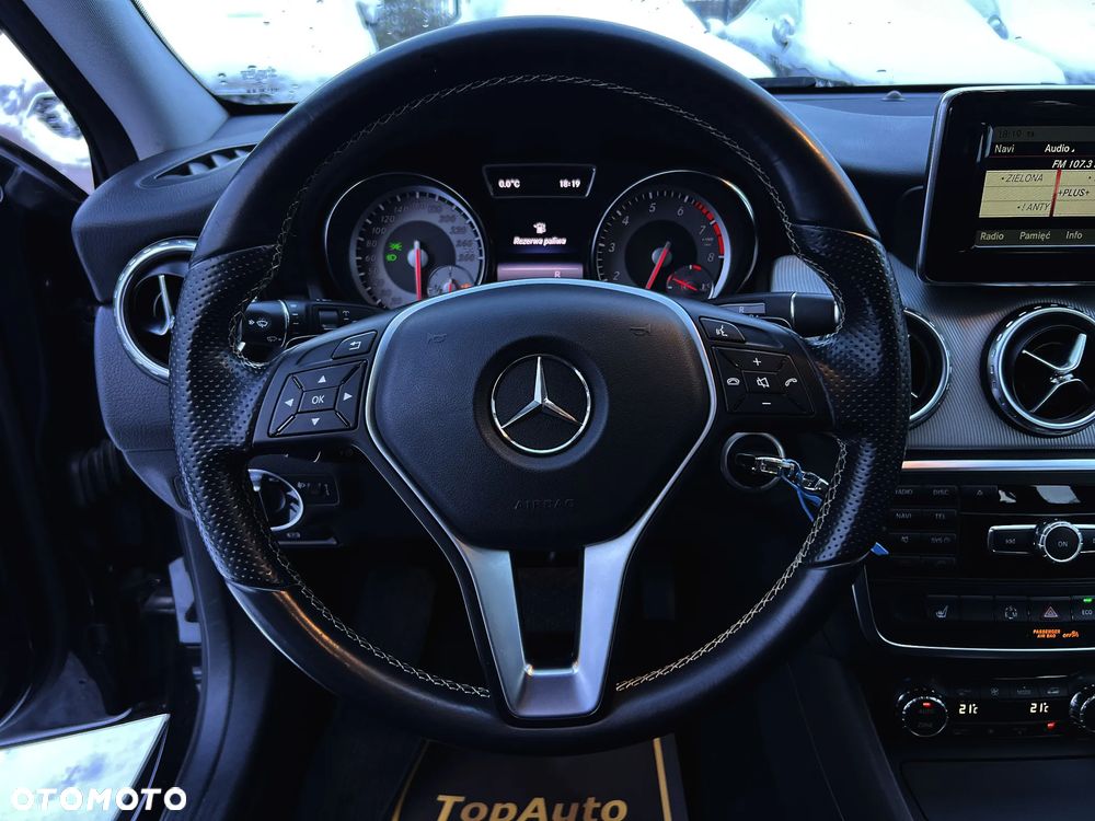 Mercedes-Benz GLA 200 7G-DCT Style - 23