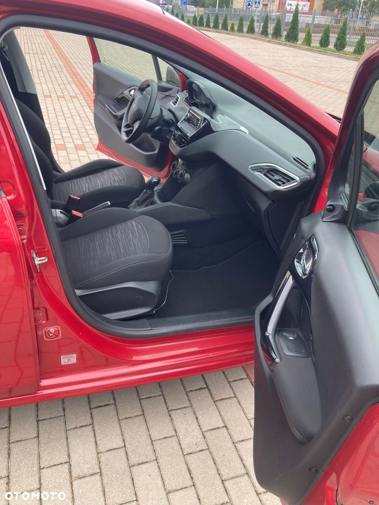 Peugeot 208 - 6