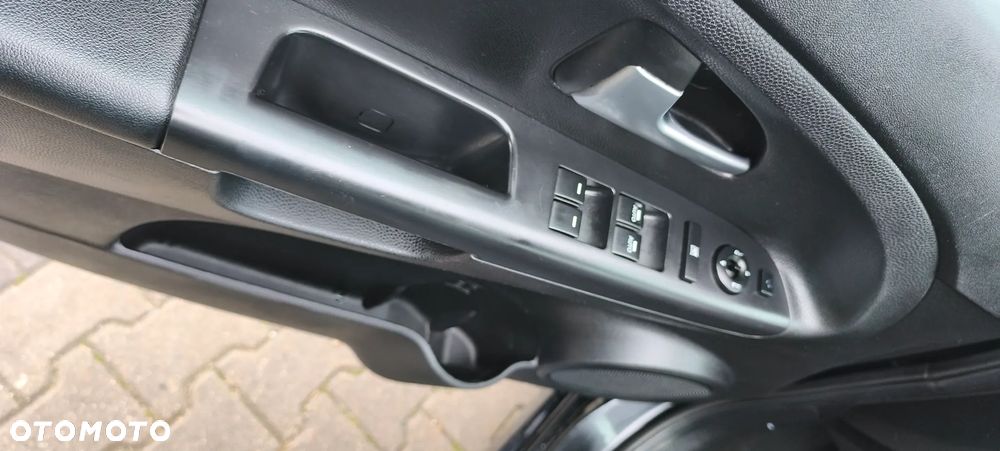 Kia Venga 1.4 Business Line - 12