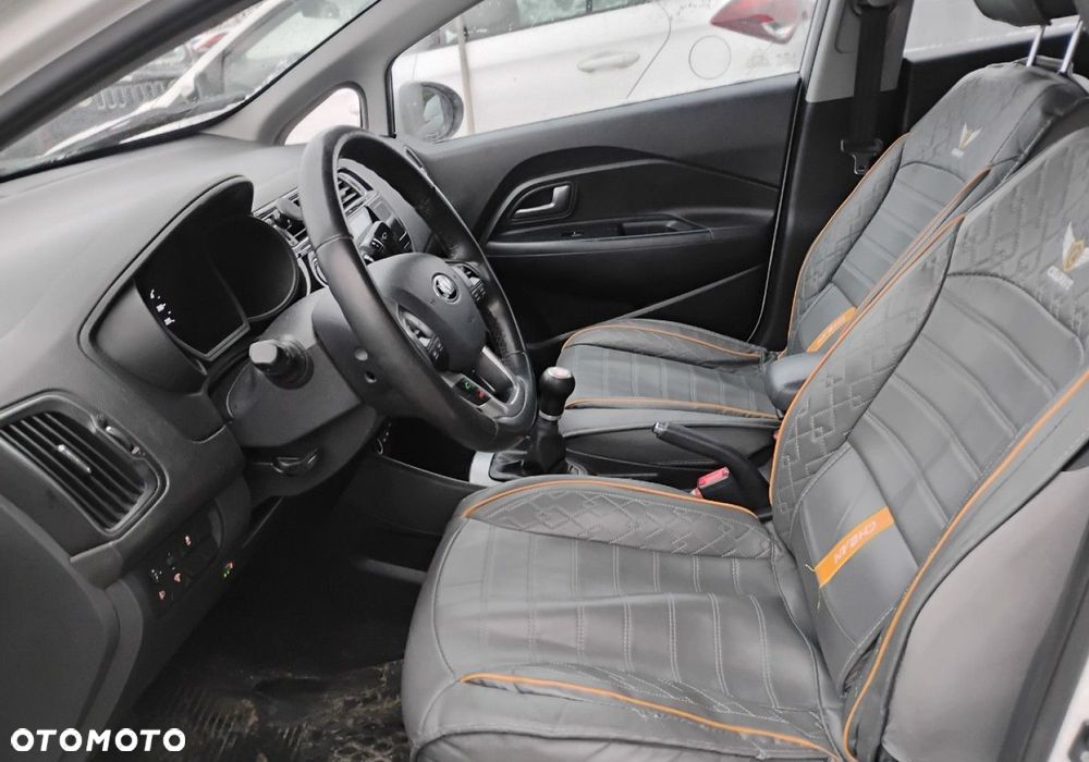 Kia Rio - 8