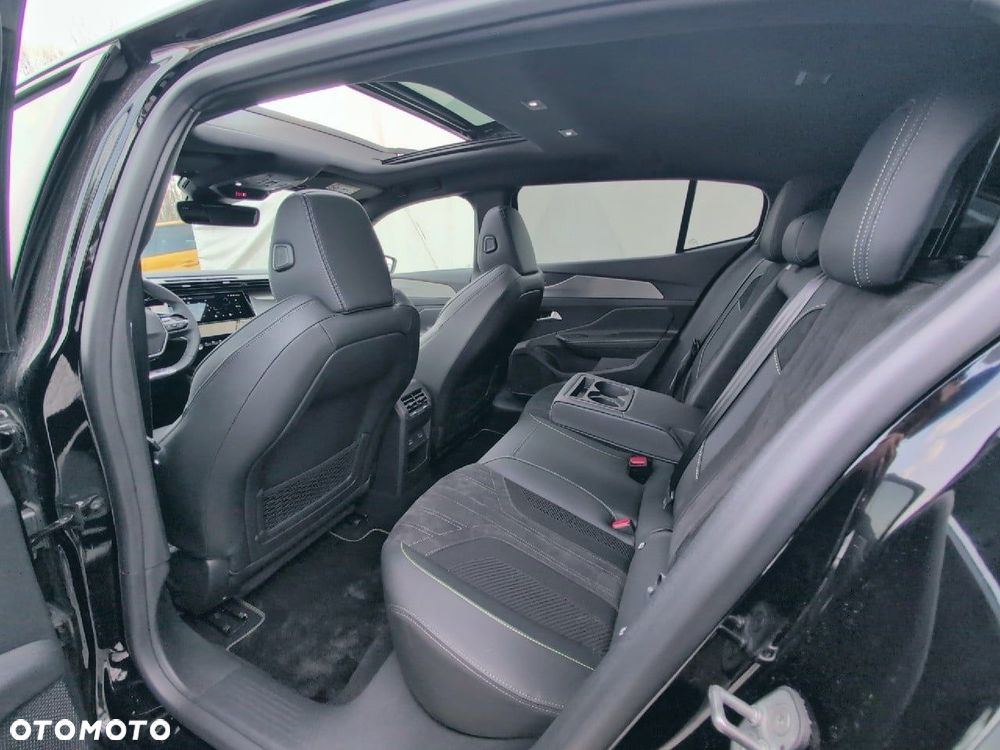 Peugeot 408 - 11