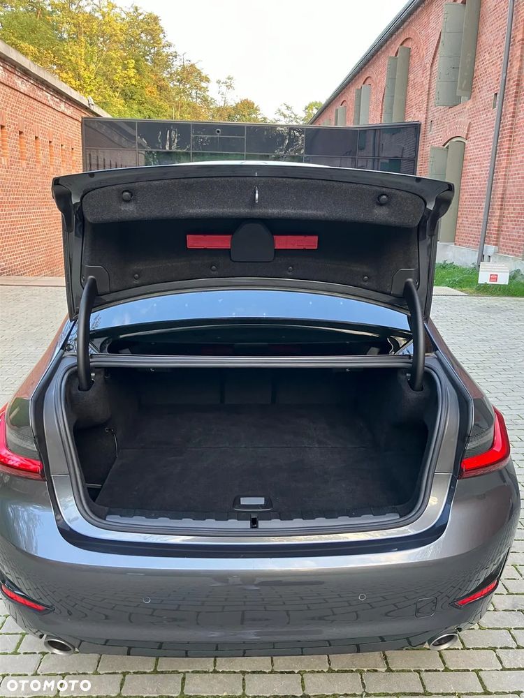 BMW Seria 3 330e Advantage - 18