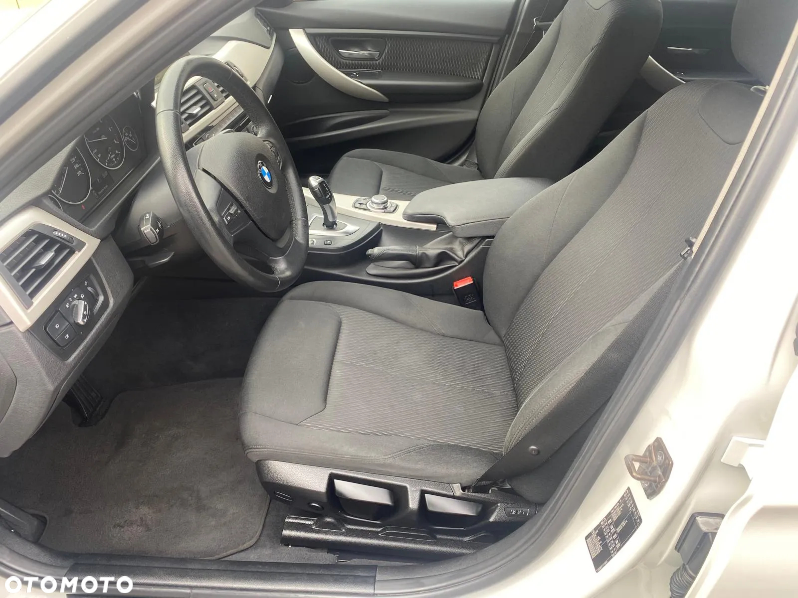 BMW Seria 3 320d Luxury Line - 22