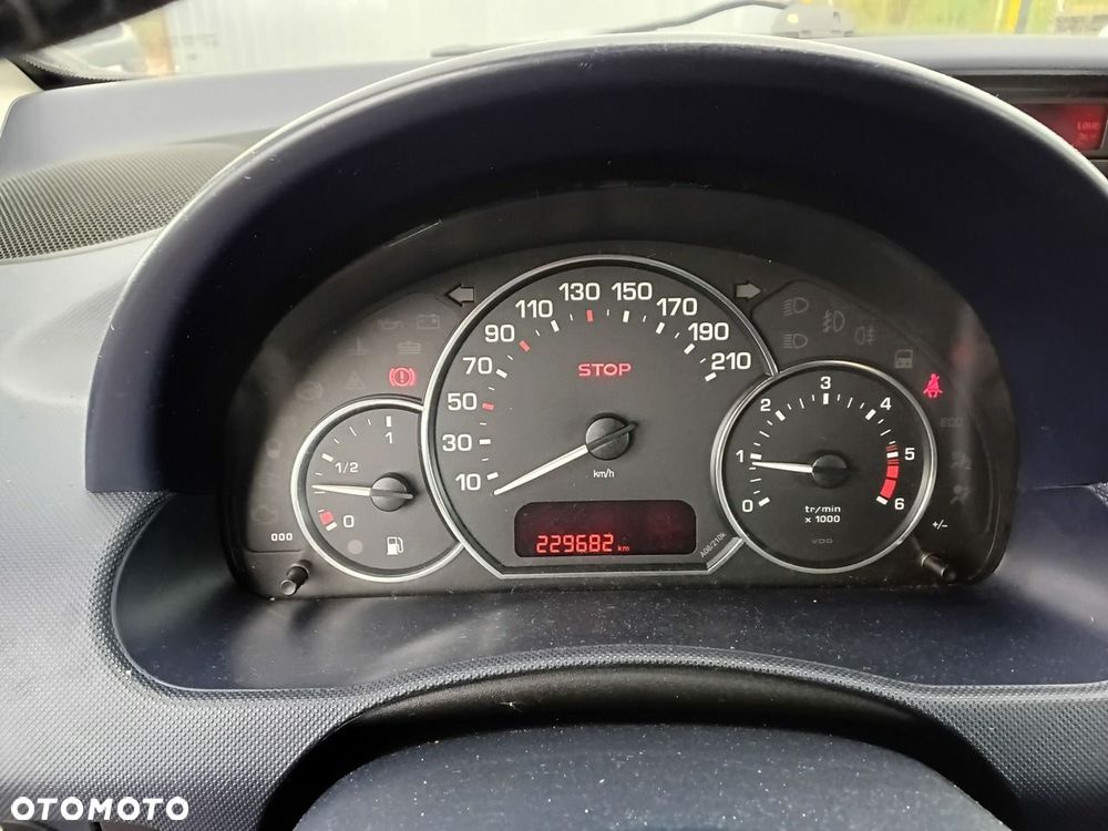 Peugeot 1007 - 18