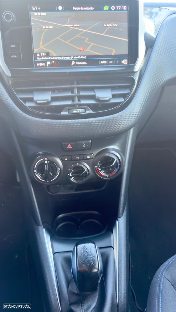 Peugeot 208 1.2 PureTech Signature - 15