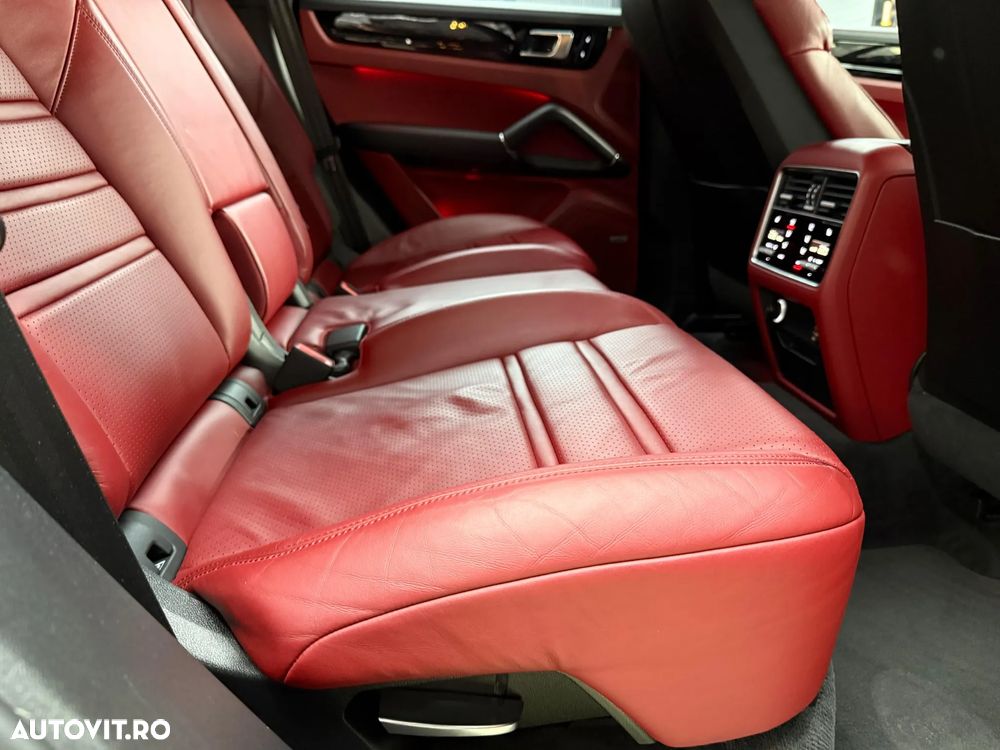 Porsche Cayenne - 29