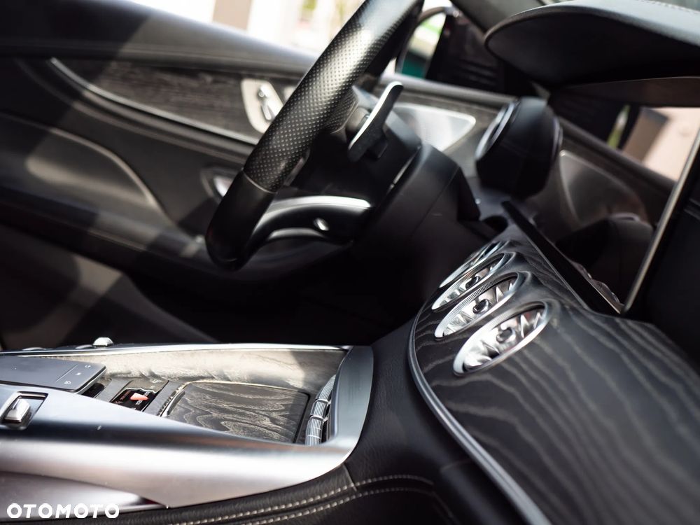 Mercedes-Benz AMG GT 53 4Matic+ Speedshift TCT 9G - 26