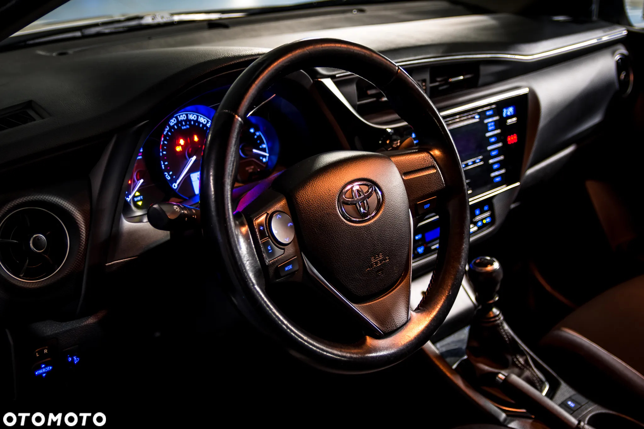 Toyota Auris 1.4 D-4D Active - 9