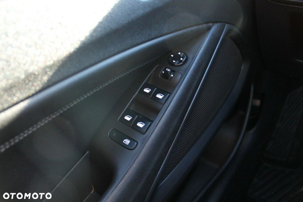 Opel Crossland X - 17