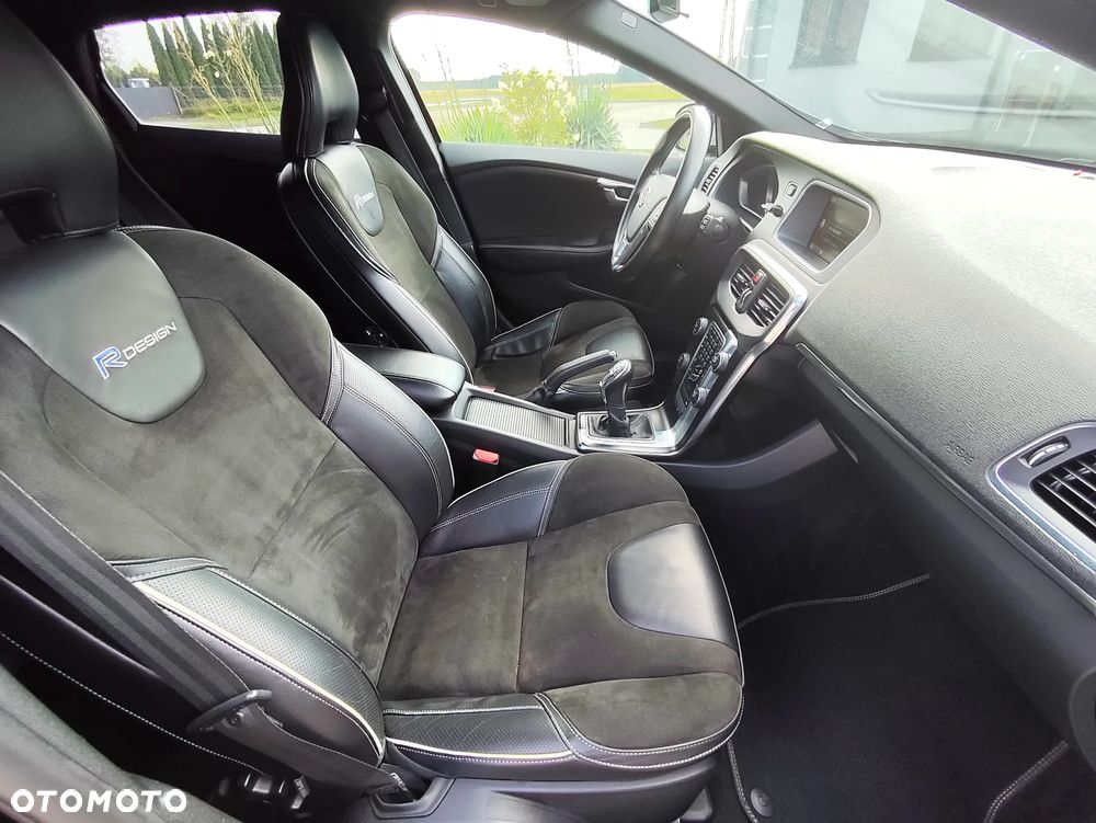 Volvo V40 D2 R Design - 21