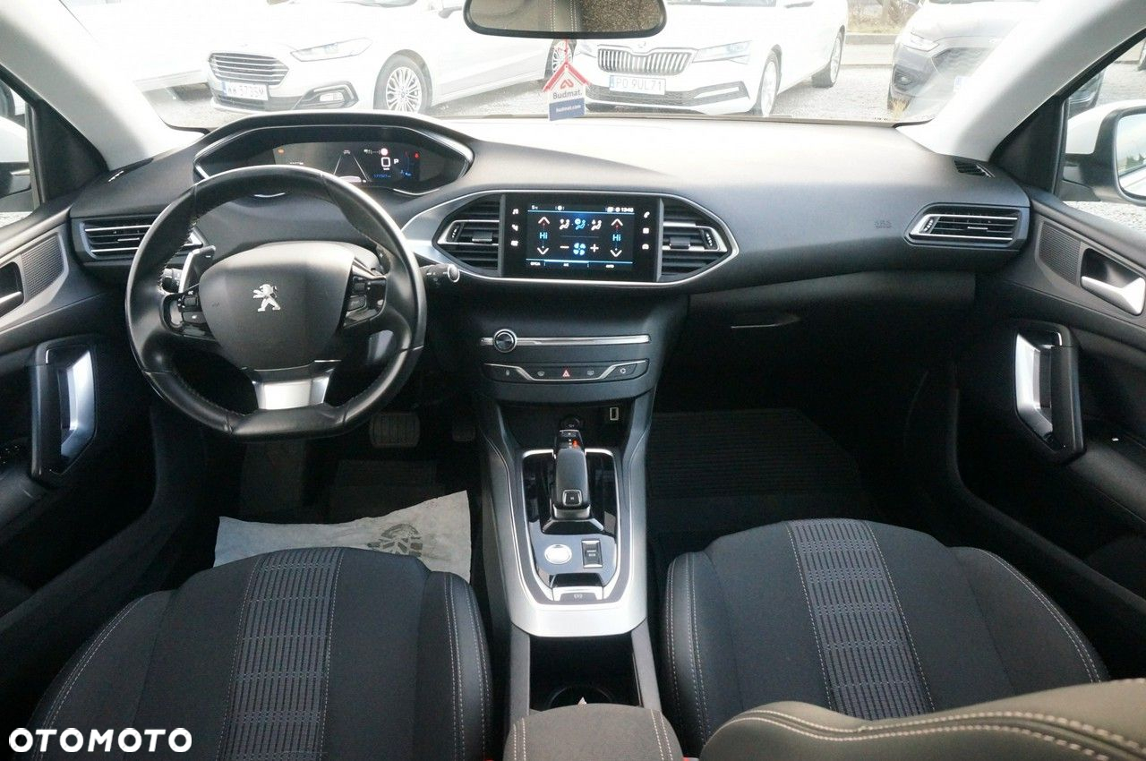 Peugeot 308 1.5 BlueHDi Allure Pack S&S EAT8 - 11