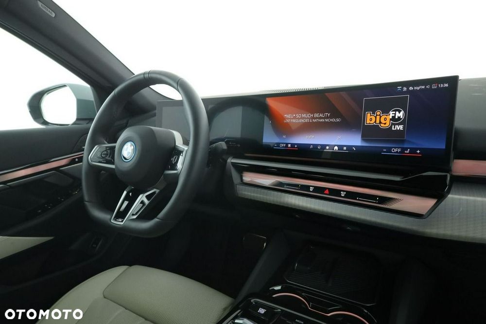 BMW Seria 5 530e PHEV M Sport - 17