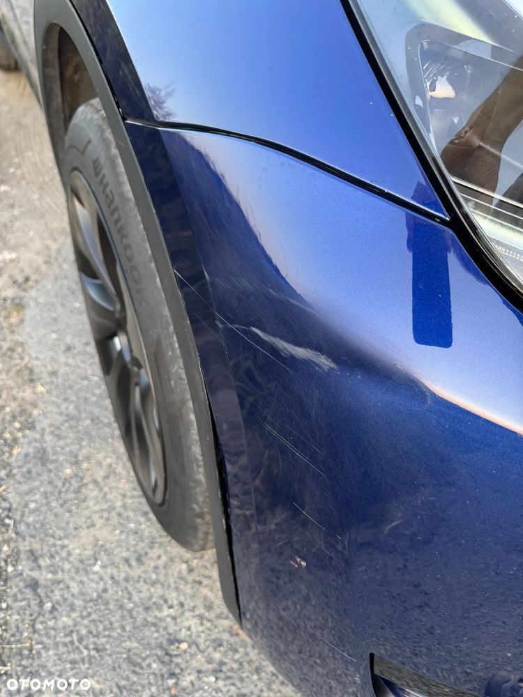 Tesla Model Y - 4