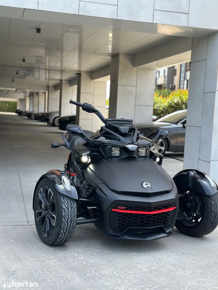 Can-Am Spyder - 1