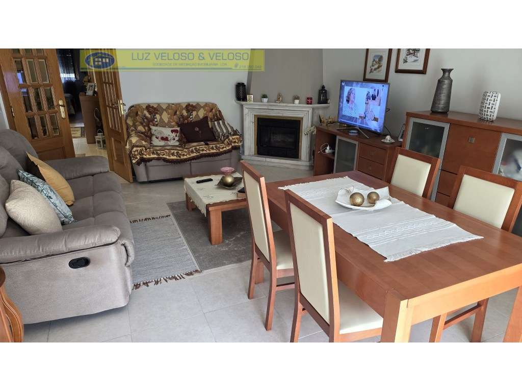 T3 Cabeço da Fonte, 2 frentes, 3 varandas, despensa, recuperador de... - Grande imagem: 4/59
