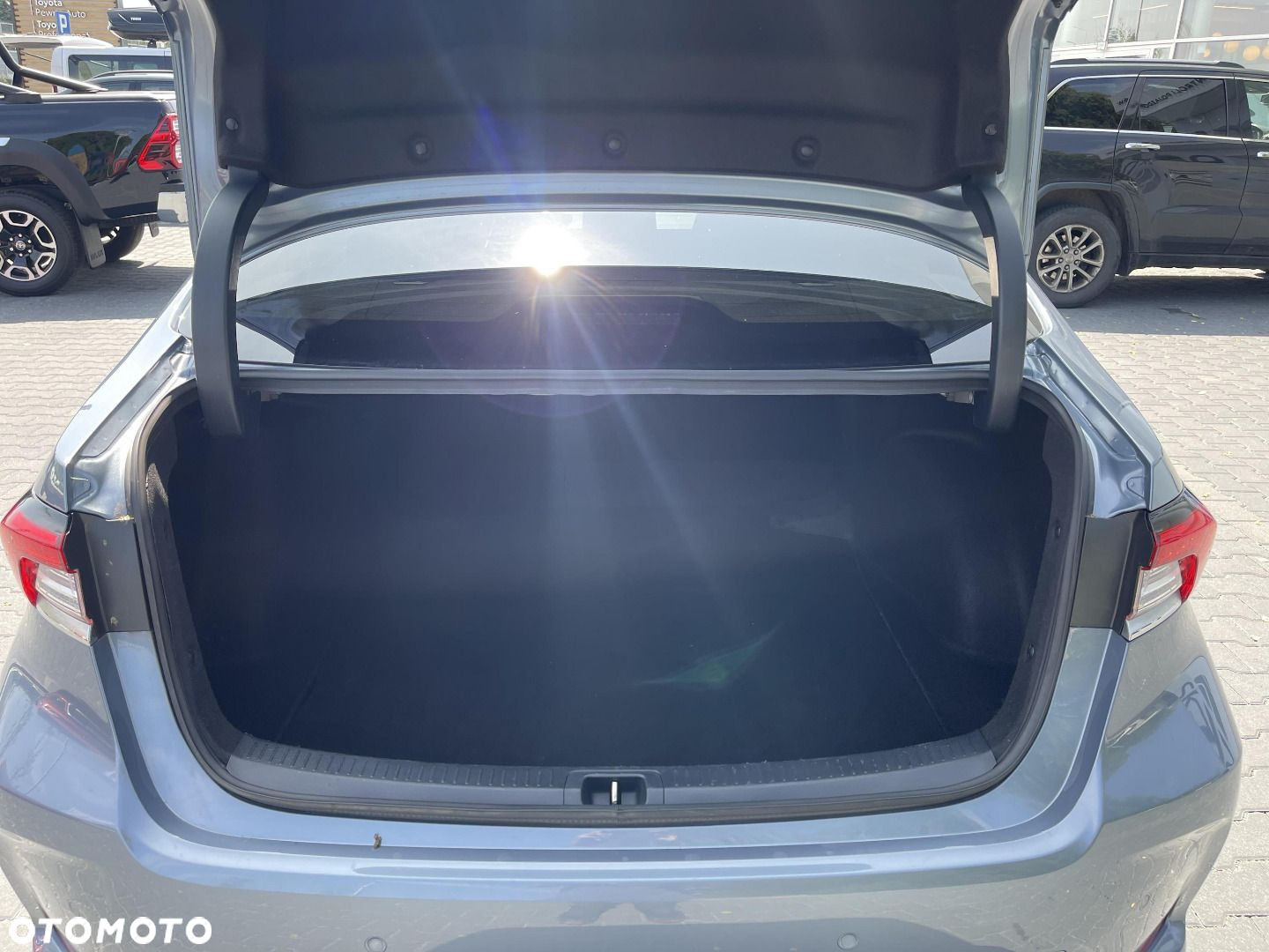 Toyota Corolla - 12