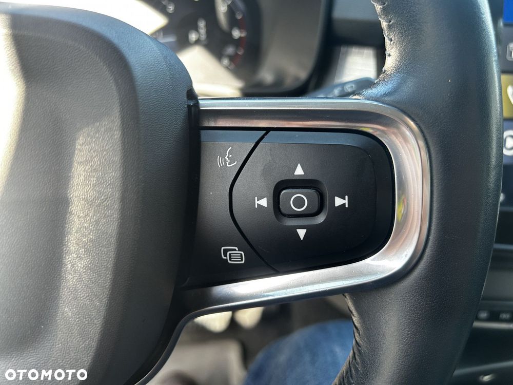 Volvo XC 40 - 22