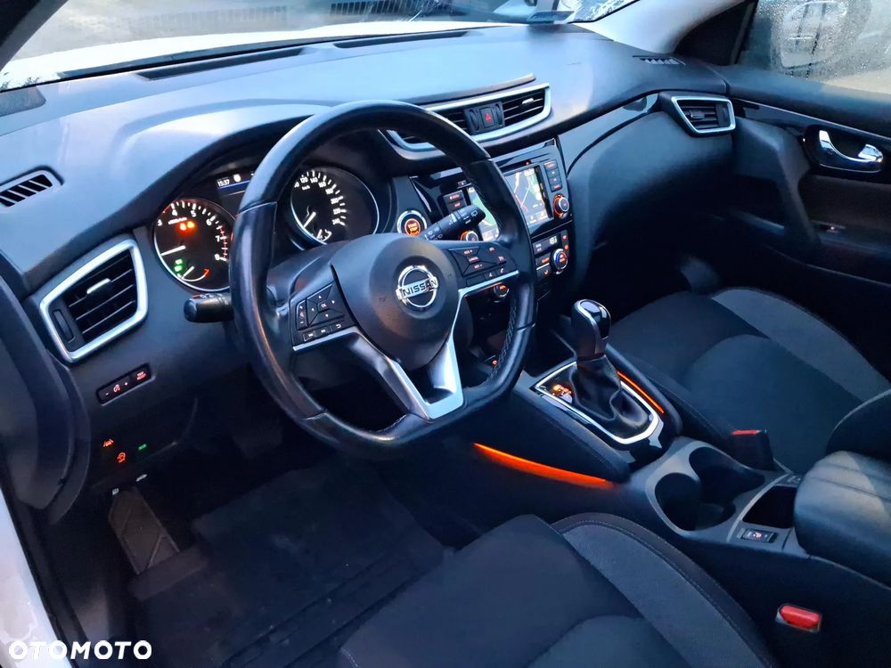 Nissan Qashqai 1.3 DIG-T N-Connecta DCT - 9