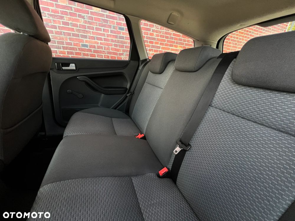 Ford Focus 1.8 Trend - 17