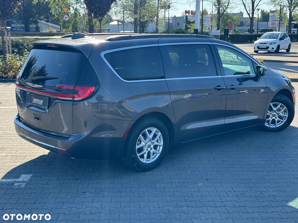 Chrysler Pacifica - 8