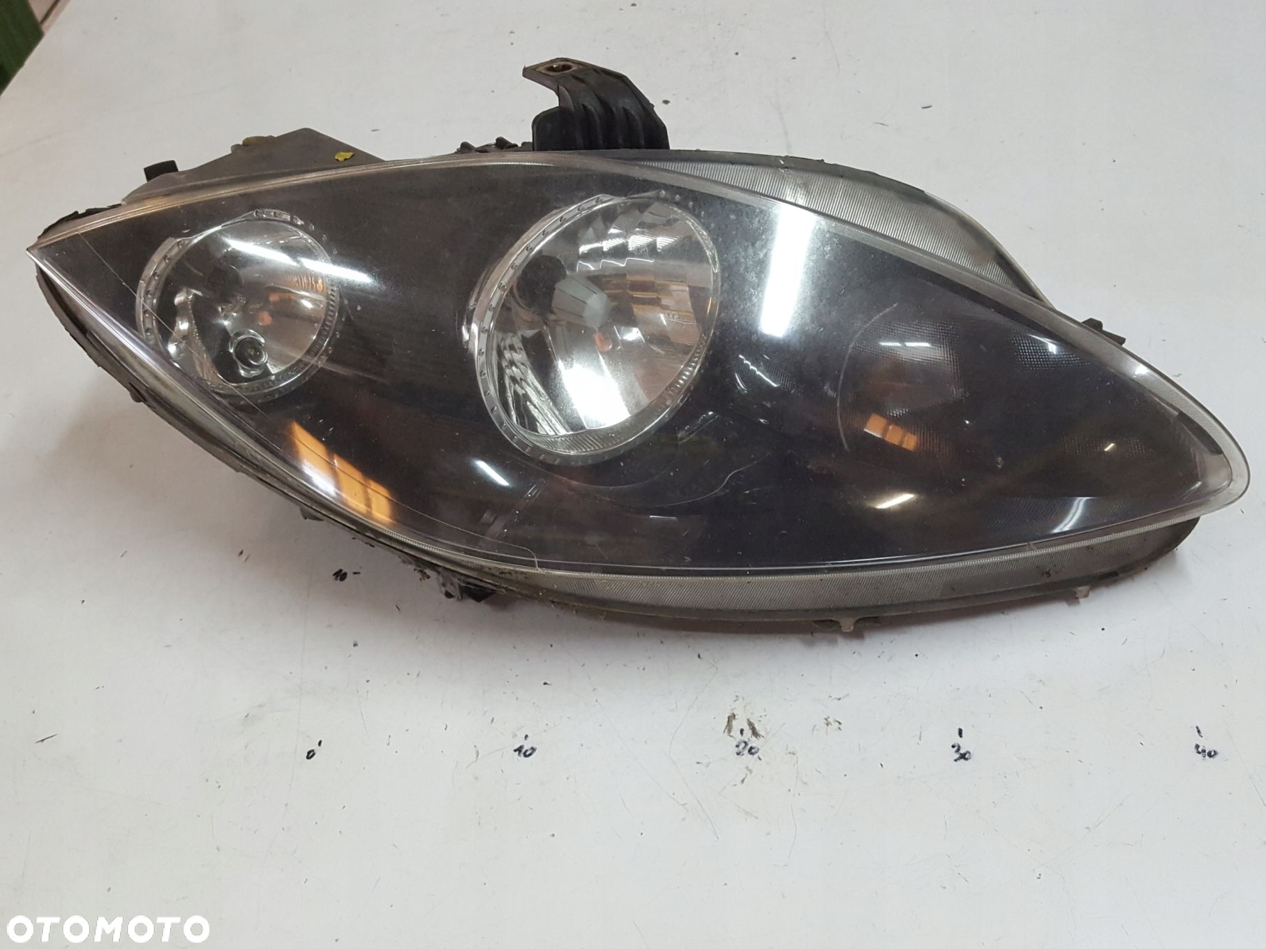 SEAT LEON 2 II LIFT 09-12r LAMPA PRAWA PRZÓD ANGLIK - 3
