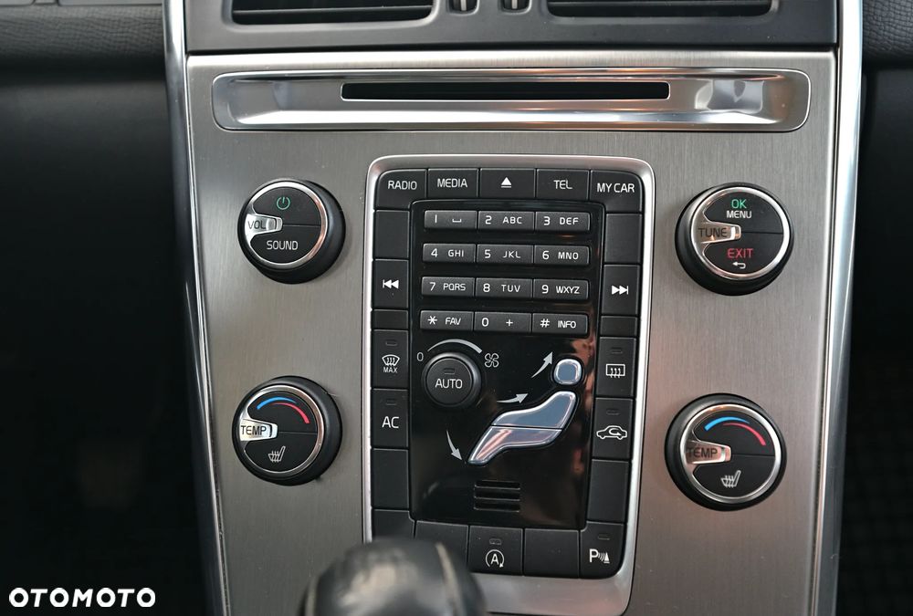 Volvo XC 60 D4 Momentum - 29