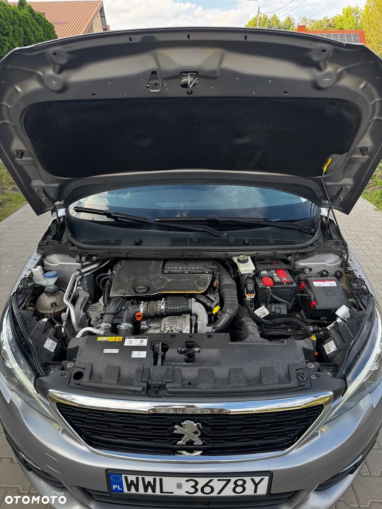 Peugeot 308 - 8