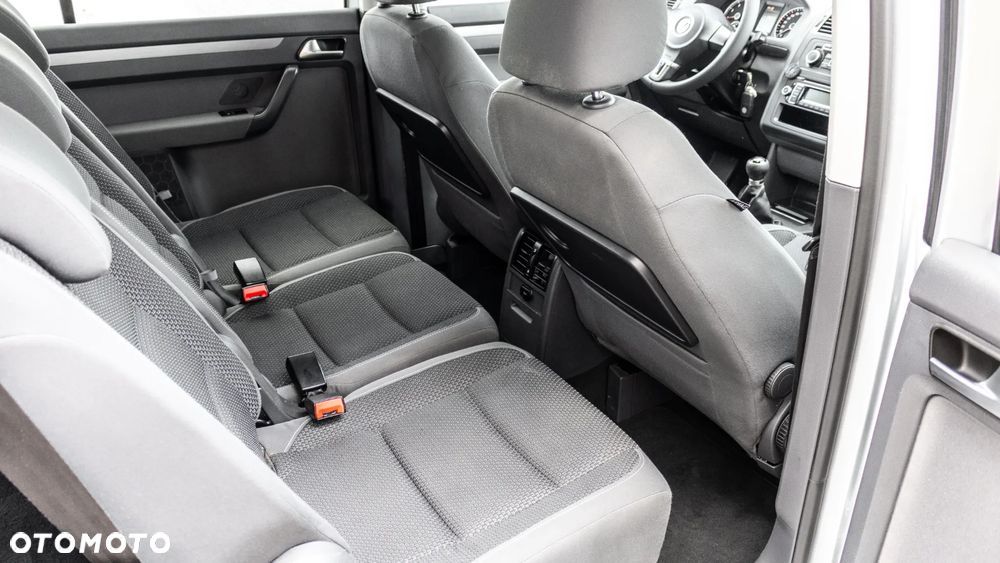 Volkswagen Touran - 23