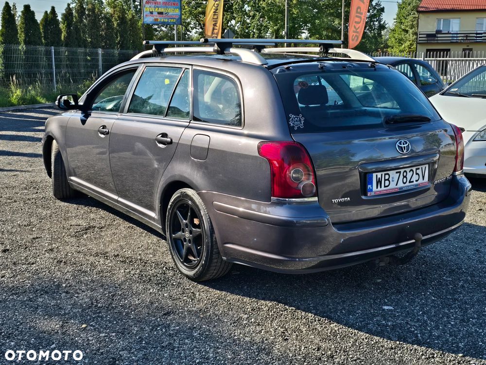 Toyota Avensis - 4