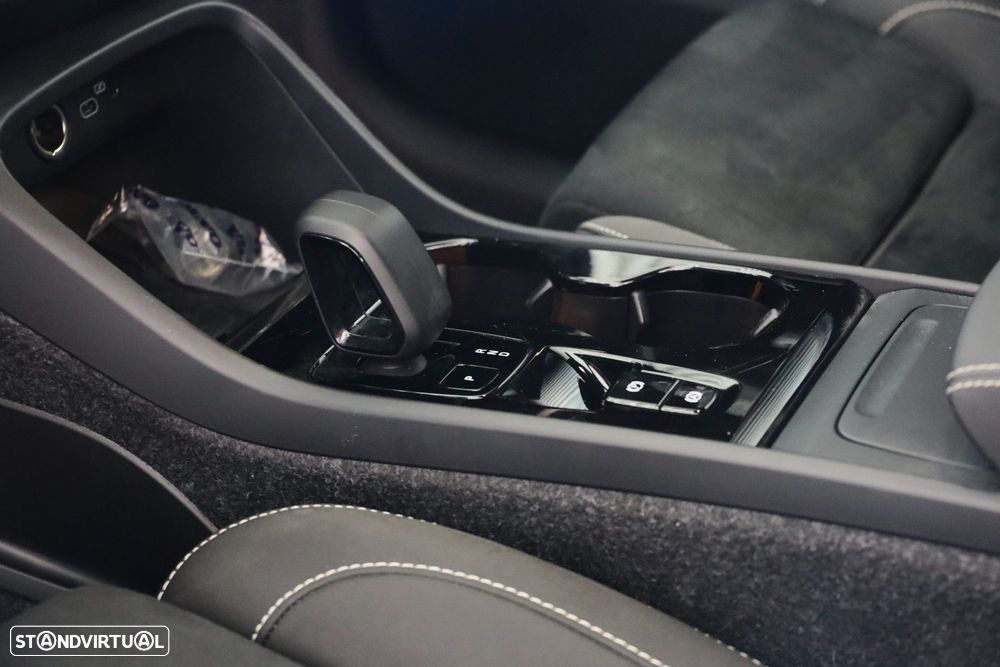 Volvo XC 40 2.0 B3 Plus Dark - 13