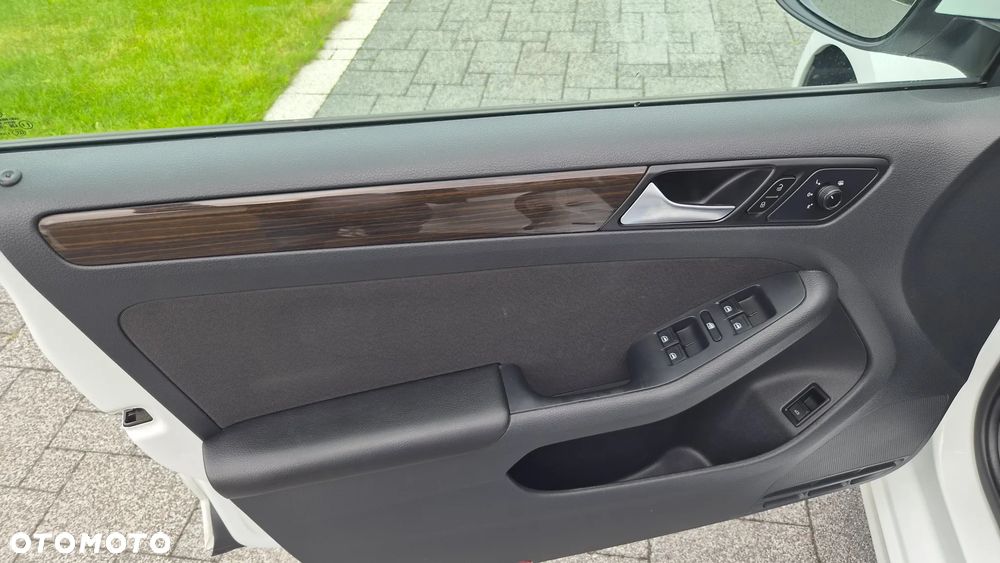 Volkswagen Jetta 2.0 TDI DPF BMT Comfortline - 20