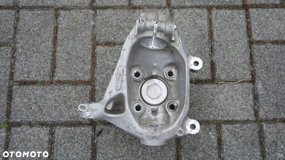 PRAWY WAHACZ PIASTA ZWROTNICA BMW i3 I3 - 5