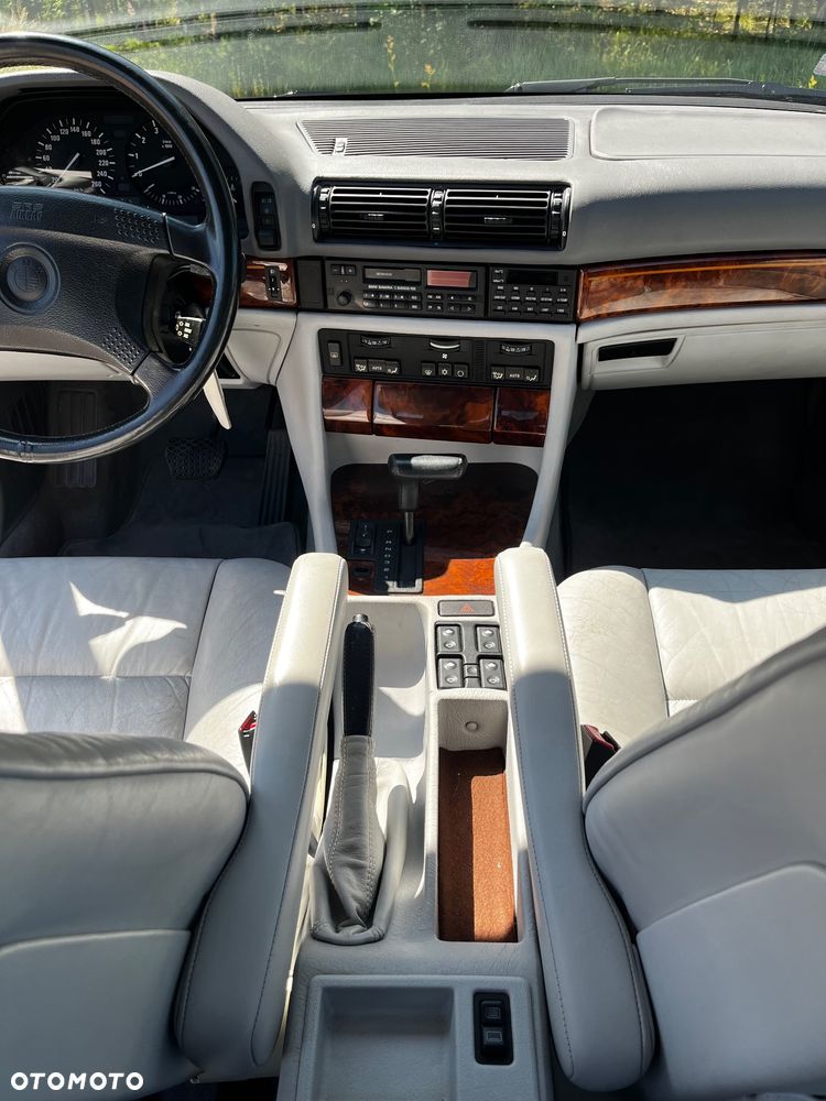 BMW Seria 7 - 34