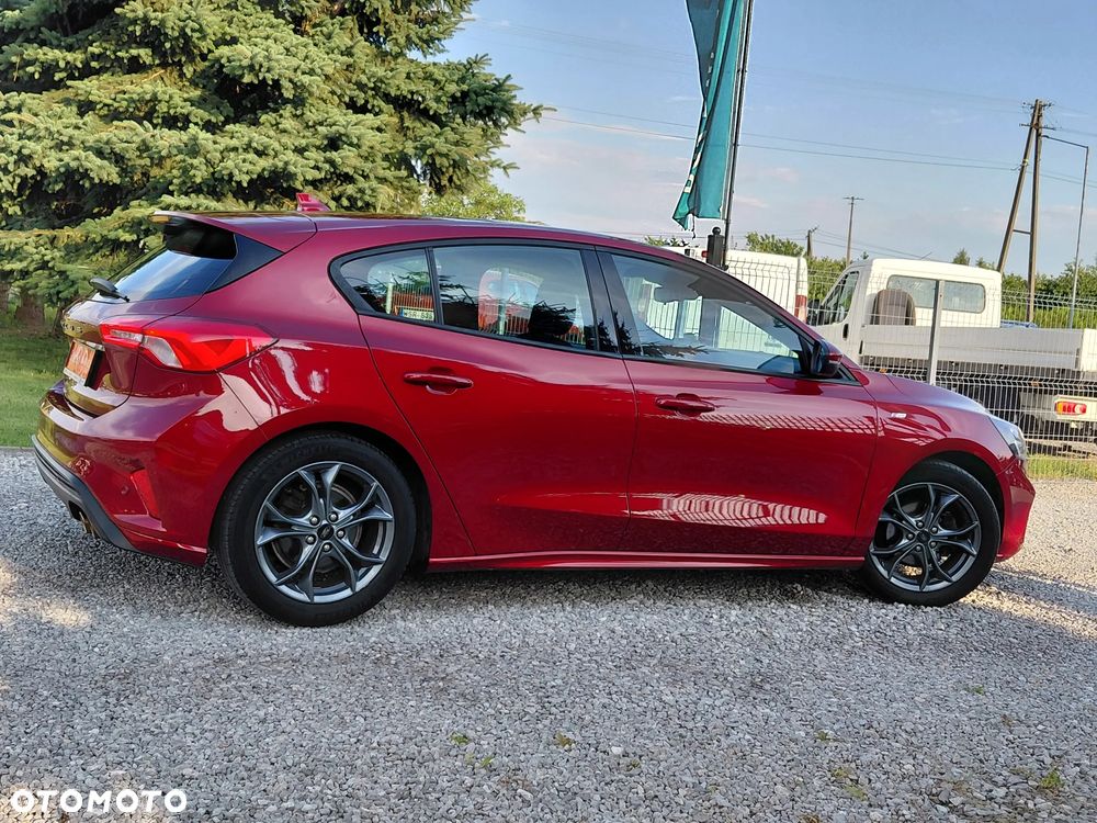 Ford Focus 1.0 EcoBoost Hybrid ST-LINE - 11