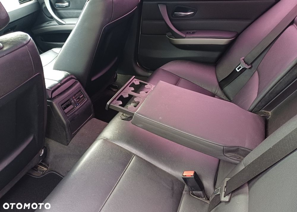 BMW Seria 3 320i - 11