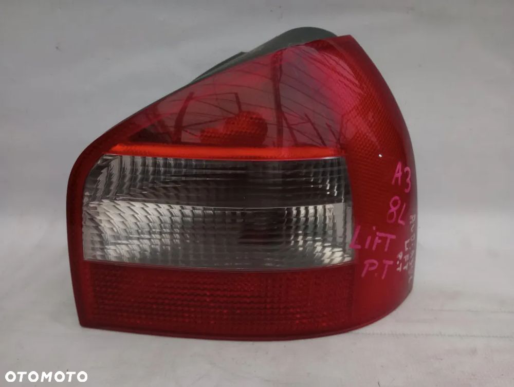Lampa Tylna Prawy Tył P.T Audi A3 8L Lift