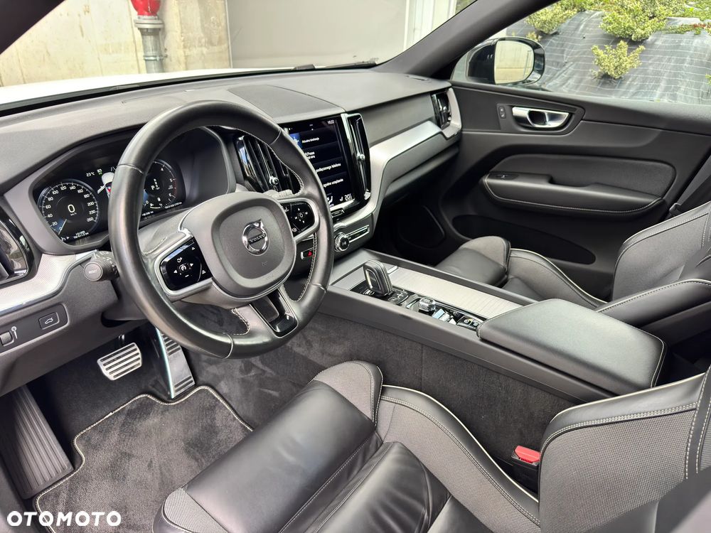 Volvo XC 60 B4 D AWD R-Design - 11