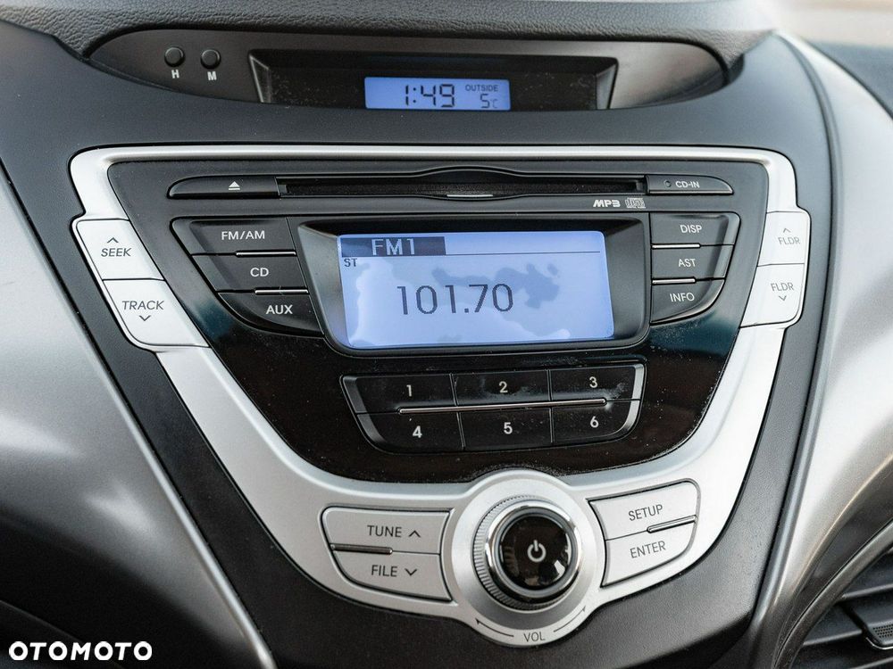 Hyundai Elantra 1.6 Classic + - 18