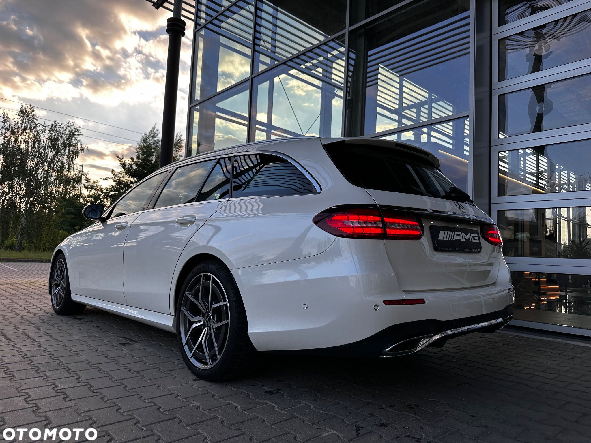 Mercedes-Benz Klasa E 220 d 4-Matic AMG/Avantgarde - 5