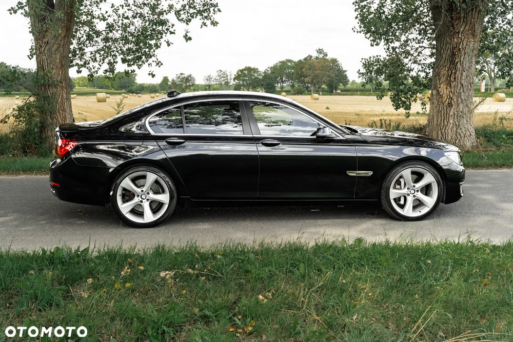 BMW Seria 7 750i xDrive - 15