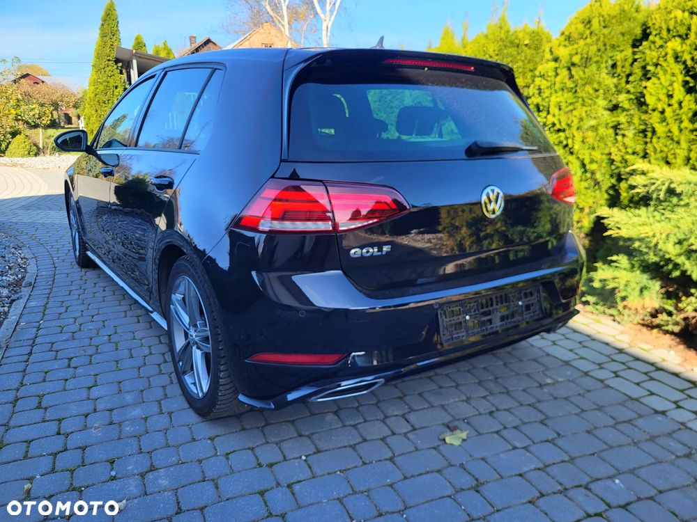 Volkswagen Golf - 10
