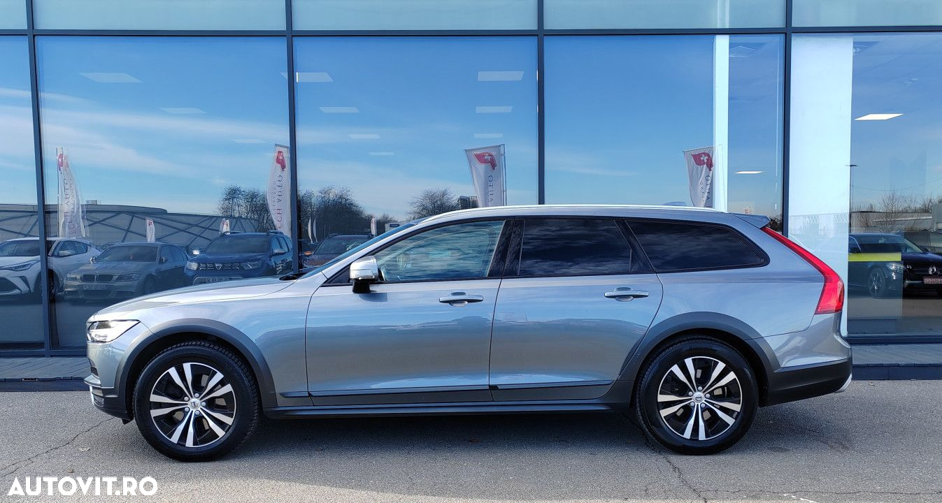Volvo V90 Cross Country D4 AWD Geartronic - 4
