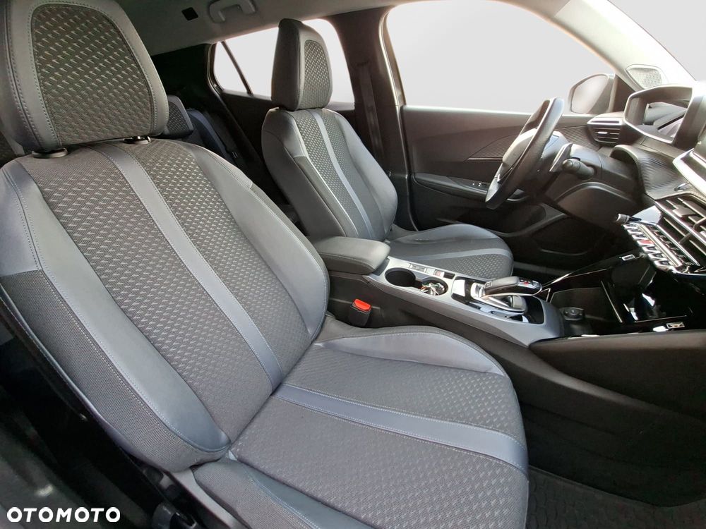 Peugeot 2008 1.2 PureTech Allure S&S EAT8 - 22