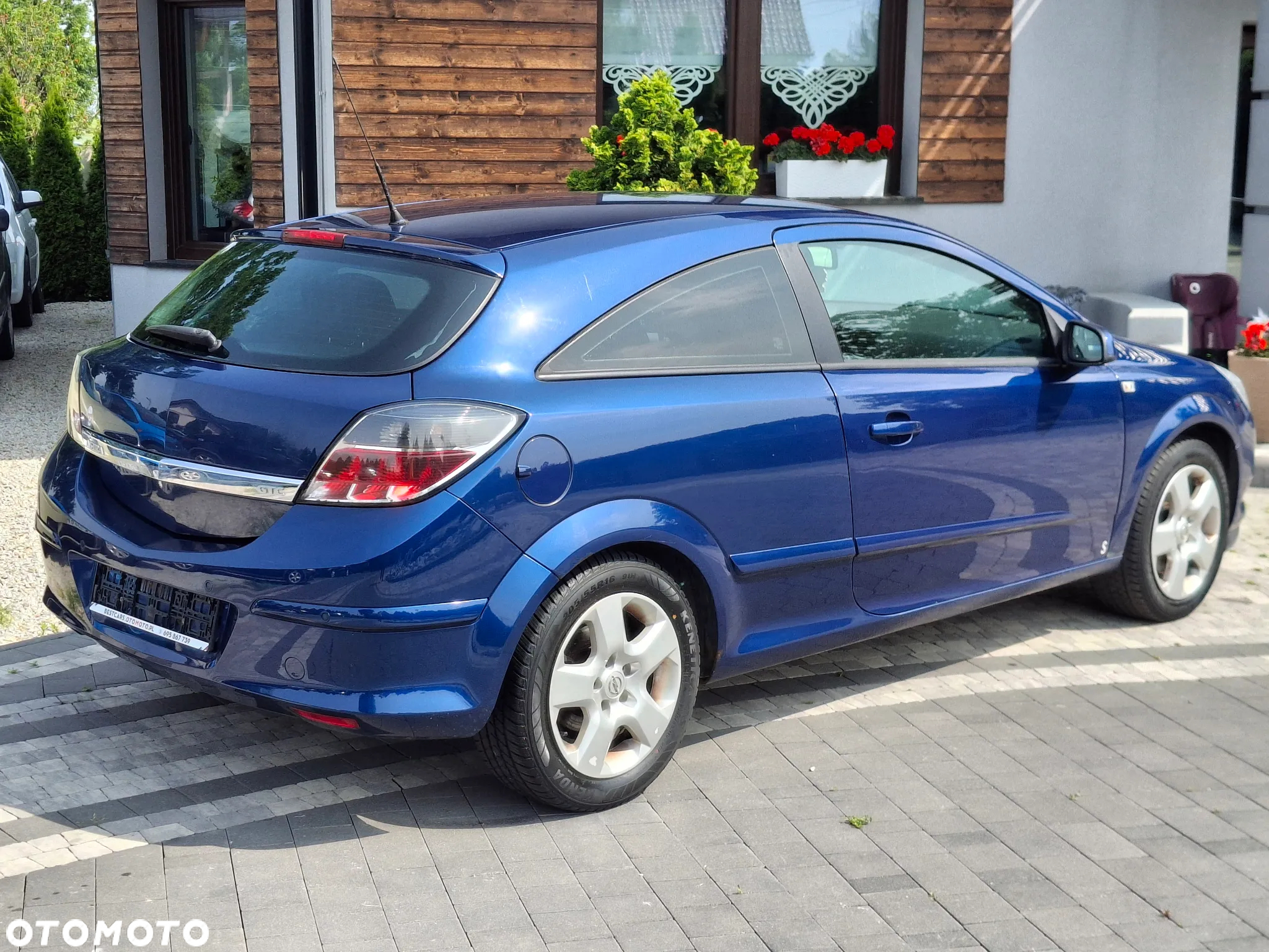Opel Astra GTC 1.8 Innovation - 17