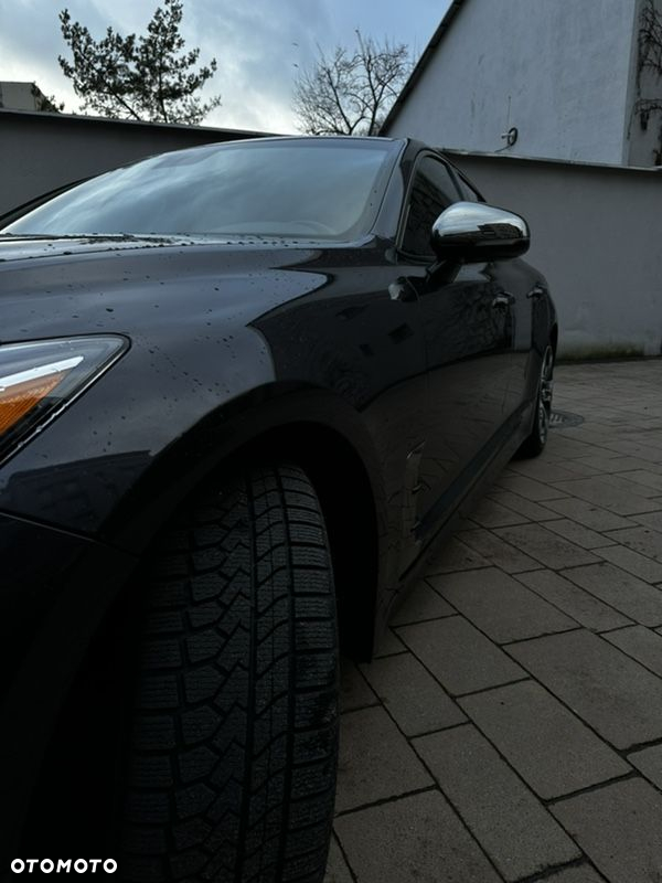 Kia Stinger - 11