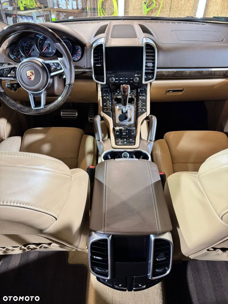 Porsche Cayenne - 10