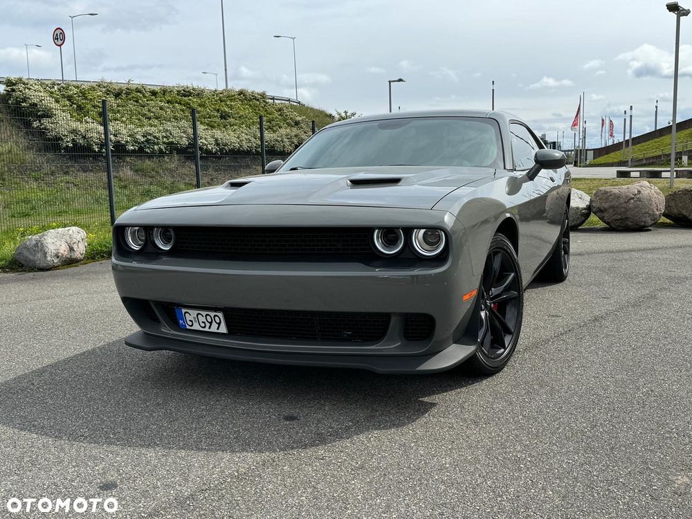 Dodge Challenger - 1