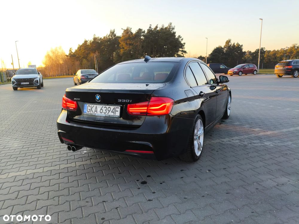 BMW Seria 3 330i xDrive Edition M Sport Shadow - 7